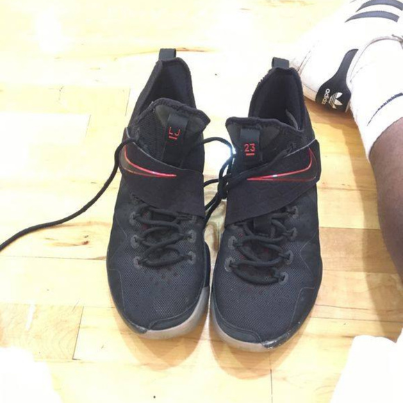 lebron bred 14s size 10.55 - Picture 4 of 5